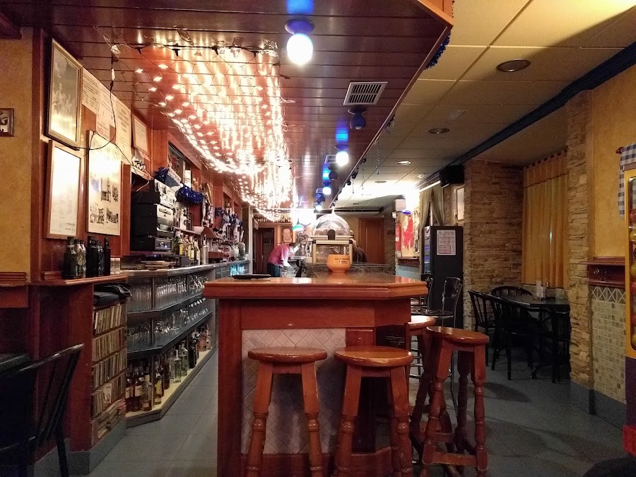 El Zurdo BAR.